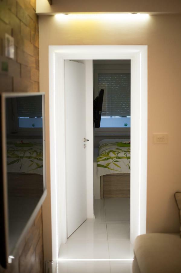 Апартаменты First Floor Flat (Adults Only) Любляна Экстерьер фото