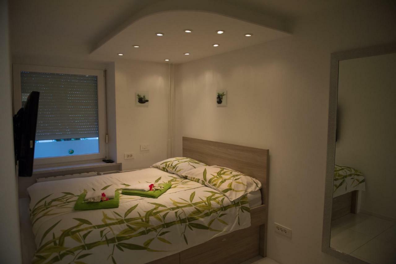 Апартаменты First Floor Flat (Adults Only) Любляна Экстерьер фото